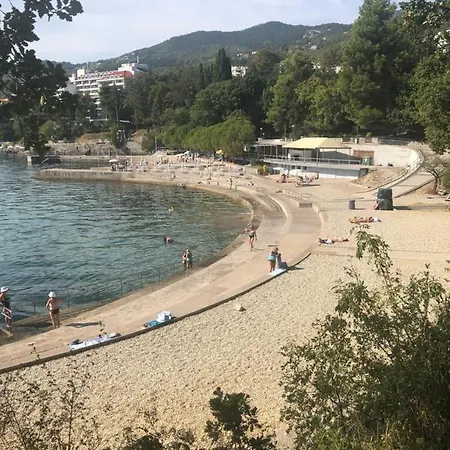Una Apartman